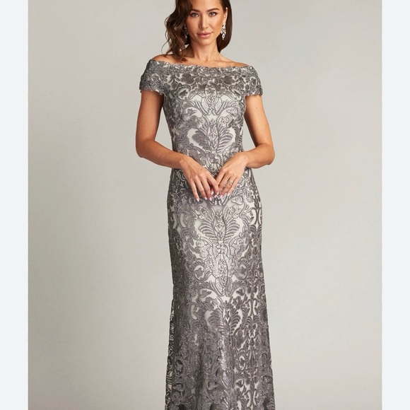 Tadashi Shoji Dresses & Skirts - Tadashi Shoji Silver Lace Wedding Dress